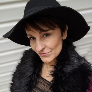 Meet your Posher, Wendy